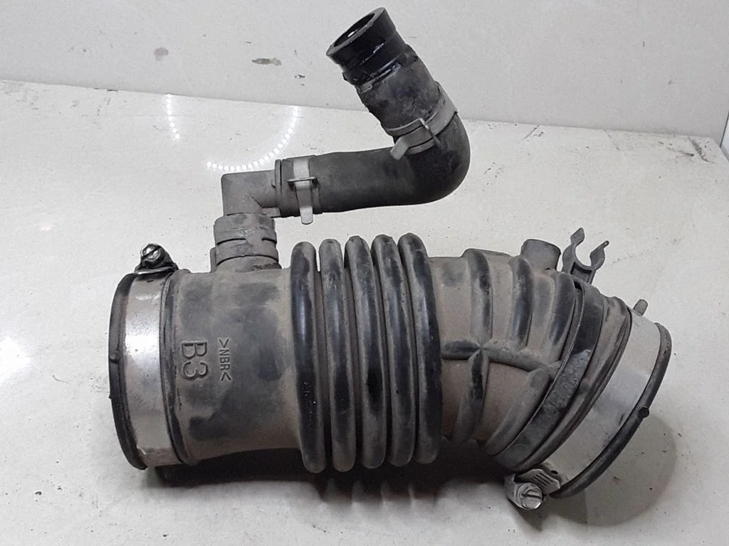 Air intake hose/pipe
