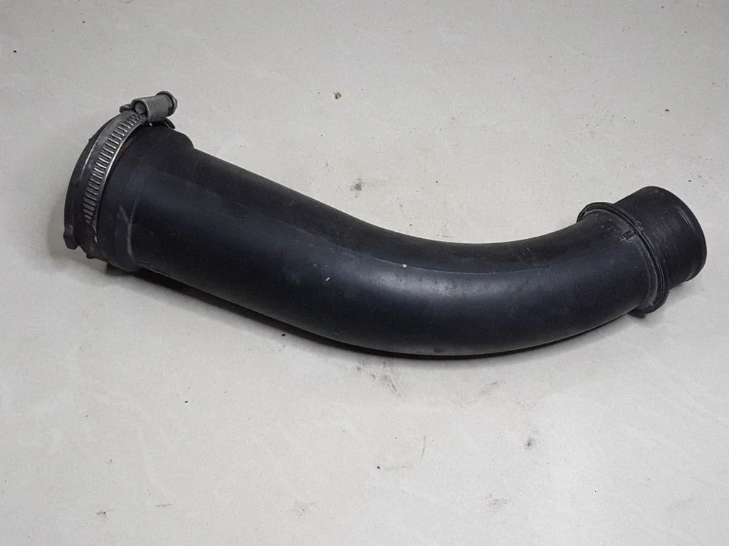 Air intake hose/pipe – Renault Megane II (2002-2005)