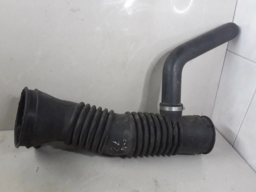 Õhu sisselaske voolik (-ud)/ toru (-d) 25147300 – Opel Sintra (1996-1999)