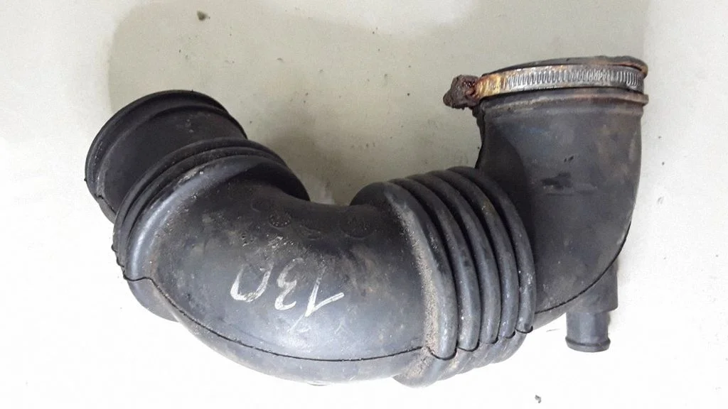 Õhu sisselaske voolik (-ud)/ toru (-d) – Renault Espace I (1984-1991)
