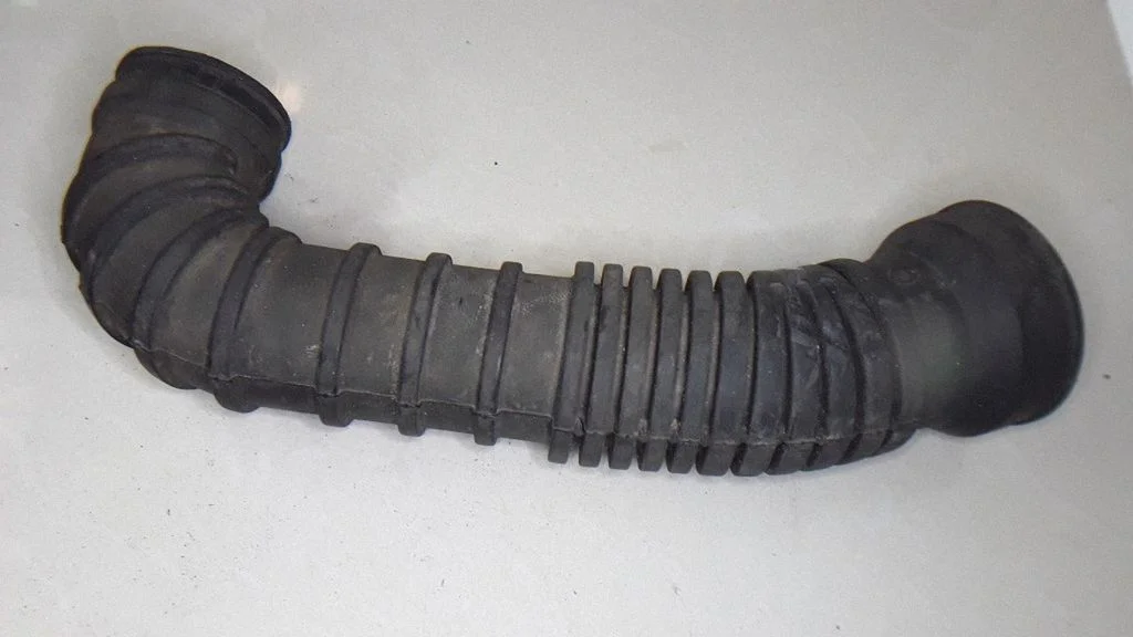 Air intake hose/pipe A6380940482