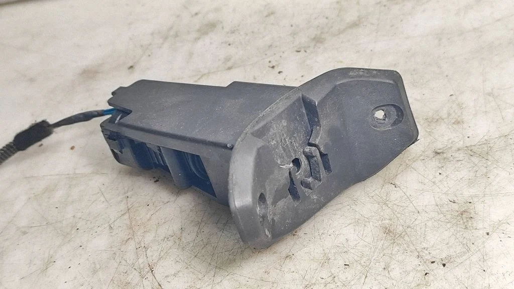 Zamek klapki wlewu paliwa – Opel Astra H (2004-2012)