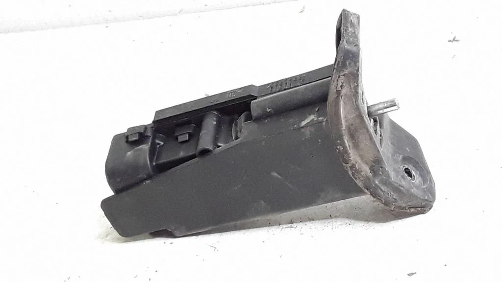 Zamek klapki wlewu paliwa – Opel Vectra C (2002-2005)