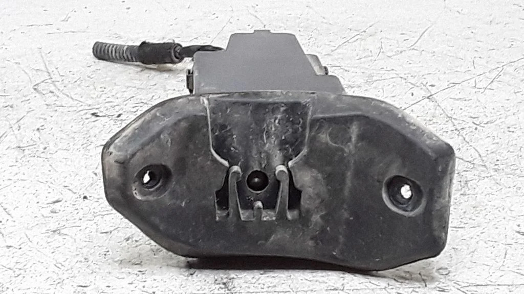 Zamek klapki wlewu paliwa – Opel Astra H (2004-2012)