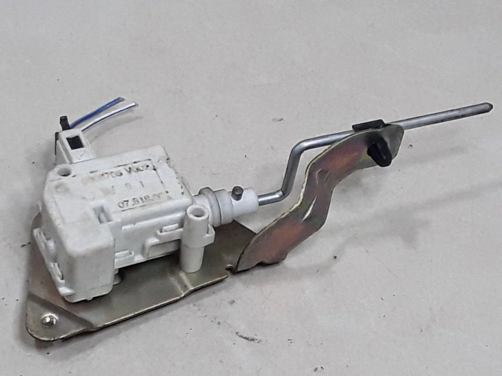 Zamek klapki wlewu paliwa – Smart ForTwo I MC01 (1999-2007)
