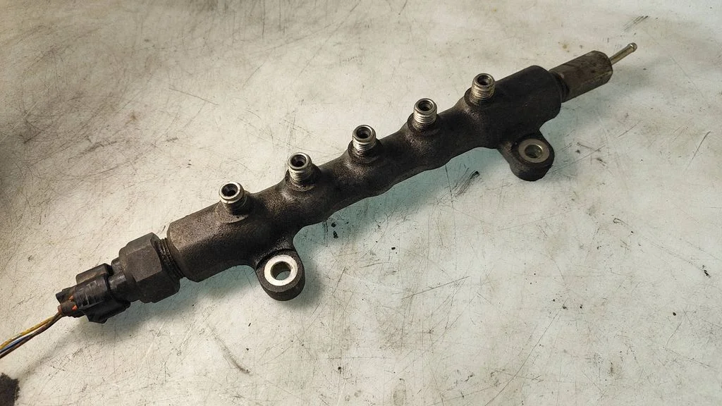 Kütuse magistraaltoru – Toyota Corolla Verso AR10 (2004-2009)