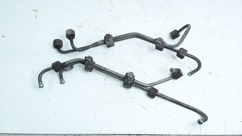 Fuel injector supply line/pipe – Ford Focus (1998-2004)