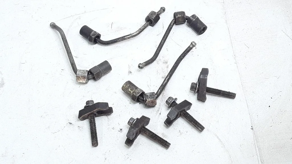Fuel injector supply line/pipe – Chrysler Grand Voyager IV (2001-2007)
