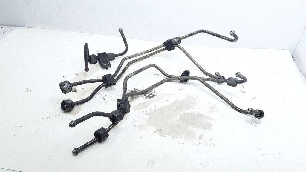 Fuel injector supply line/pipe – Citroen C5 (2005-2008)