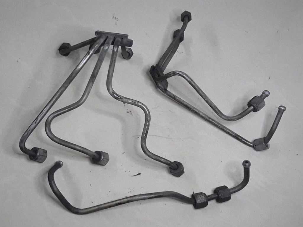 Fuel injector supply line/pipe – Volvo S60 (2001-2004)