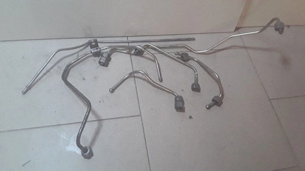 Fuel injector supply line/pipe – Renault Espace - Grand espace IV (2004-2014)