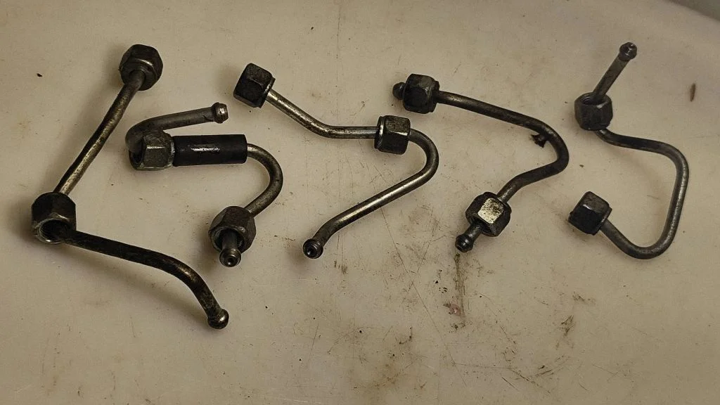 Fuel injector supply line/pipe – Nissan Qashqai+2 (2008-2010)