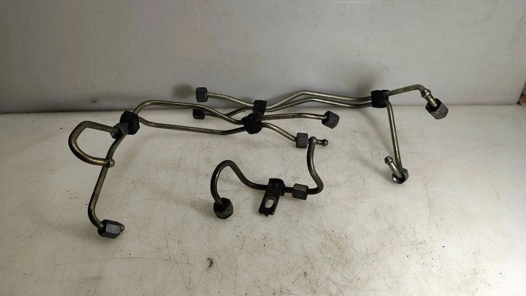 Fuel injector supply line/pipe – Peugeot 308 (2007-2013)