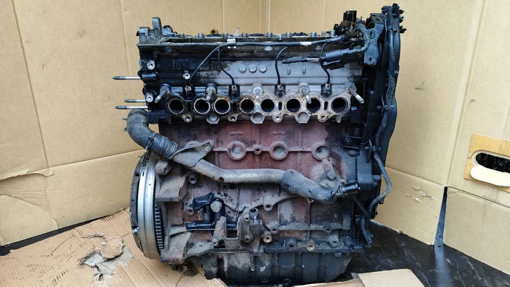 Engine AZBA7M70833