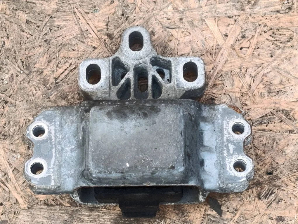 Poduszka silnika 1K0199555