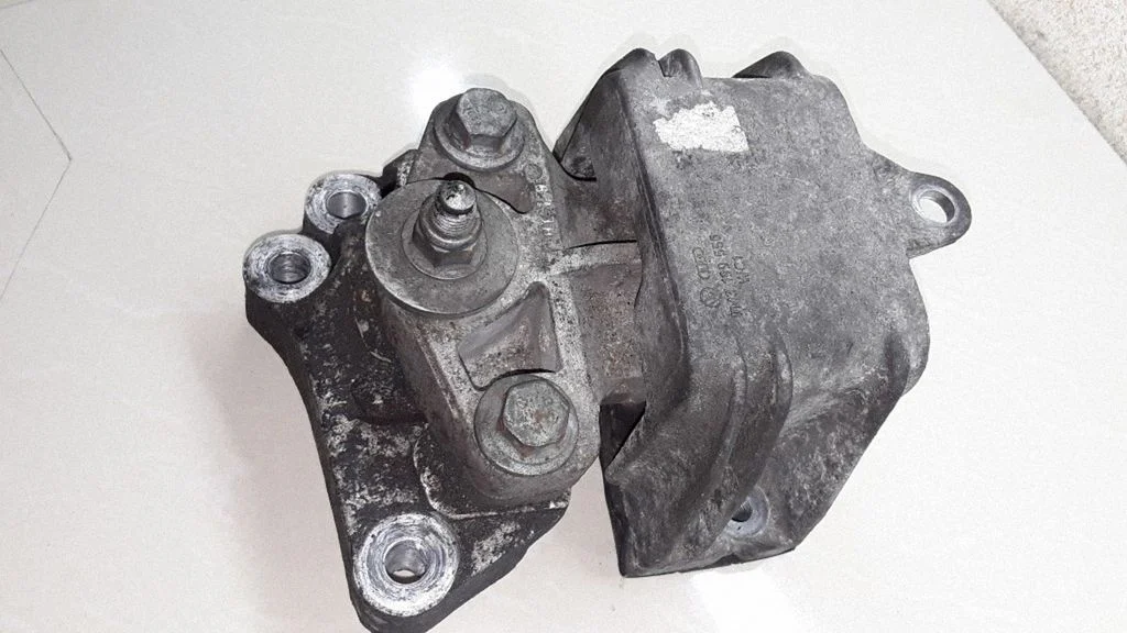 Engine mount bracket – Volkswagen Sharan (2001-2010)