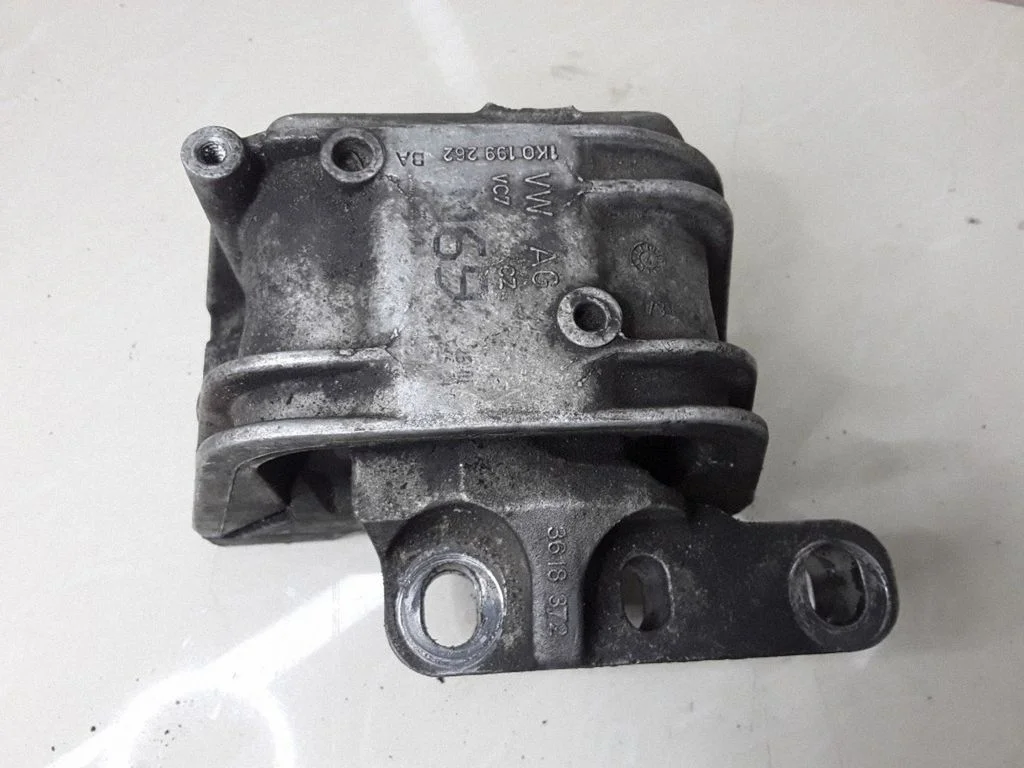 Engine mount bracket 1K0199262BA