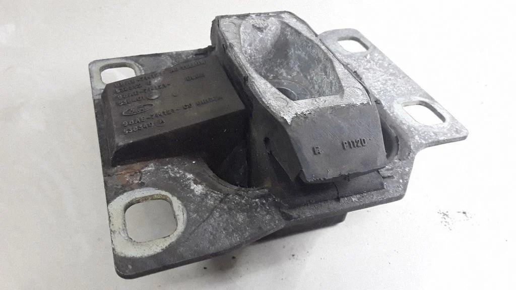 Engine mount bracket 98AB7M121AJ