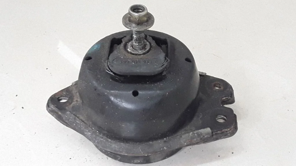 Engine mount bracket 8200052028C