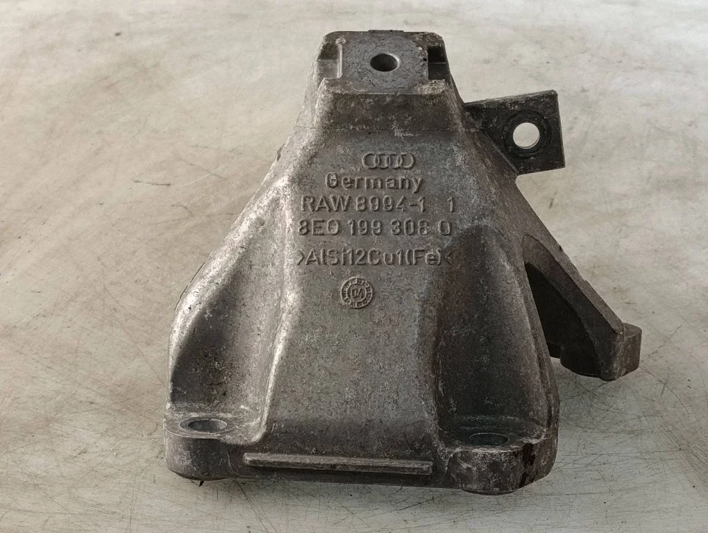 Mootori kinnituskronstein – Audi A4 S4 B7 8E 8H (2005-2008)