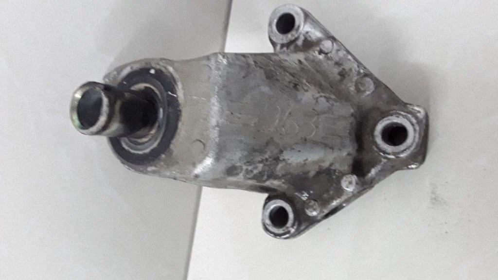Engine mounting bracket 9640951780