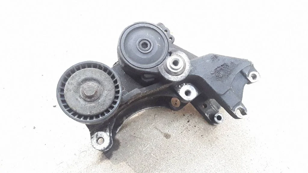 Engine mounting bracket 9643834880