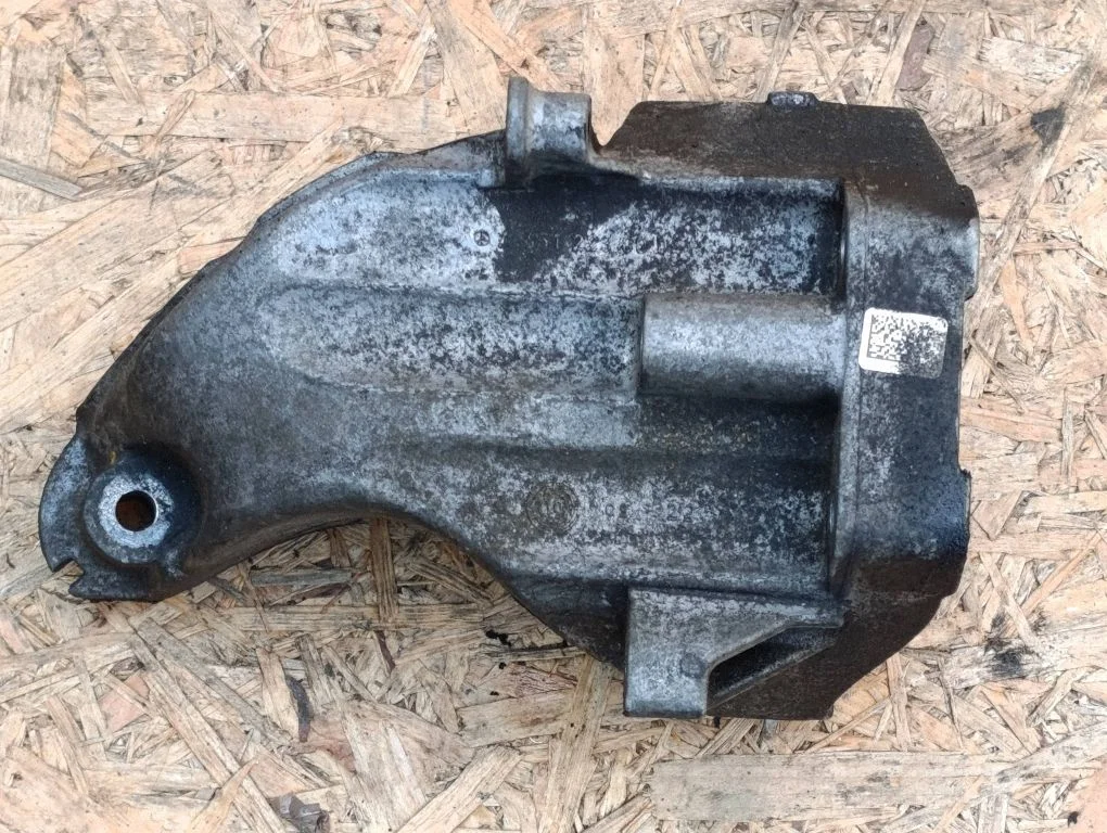 Engine mounting bracket – Mercedes-Benz E-Class W212 (2009-2016)