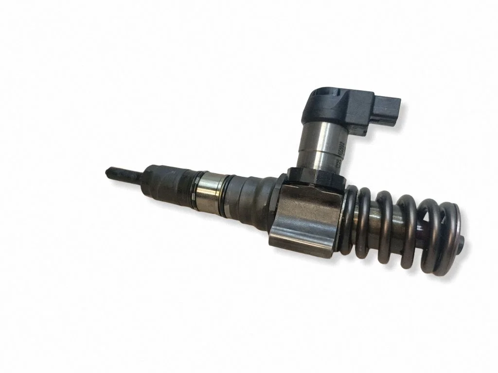 Fuel injector 000130