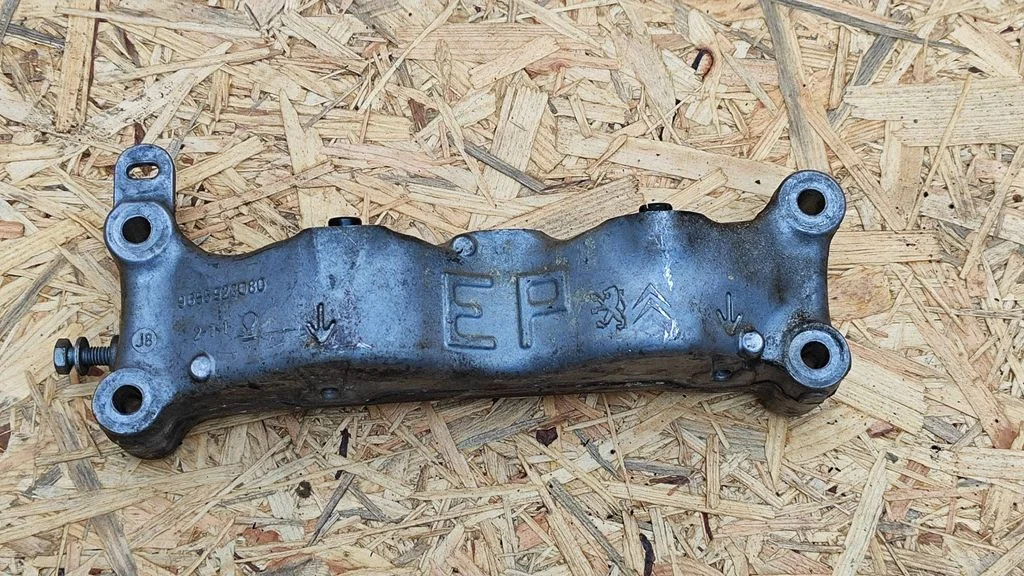Engine mounting bracket 9655923080