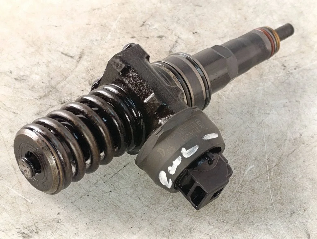 Fuel injector 038130073BA
