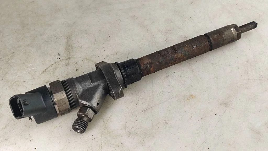 Fuel injector 9637277980