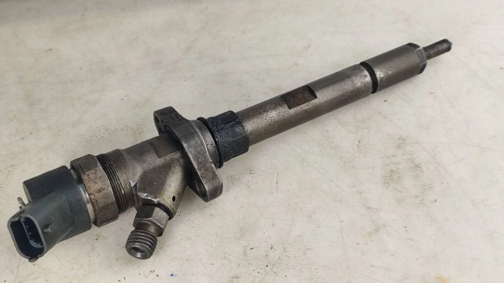 Fuel injector 9637277980