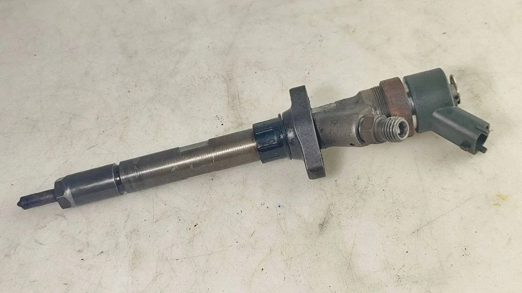 Fuel injector 9637277980