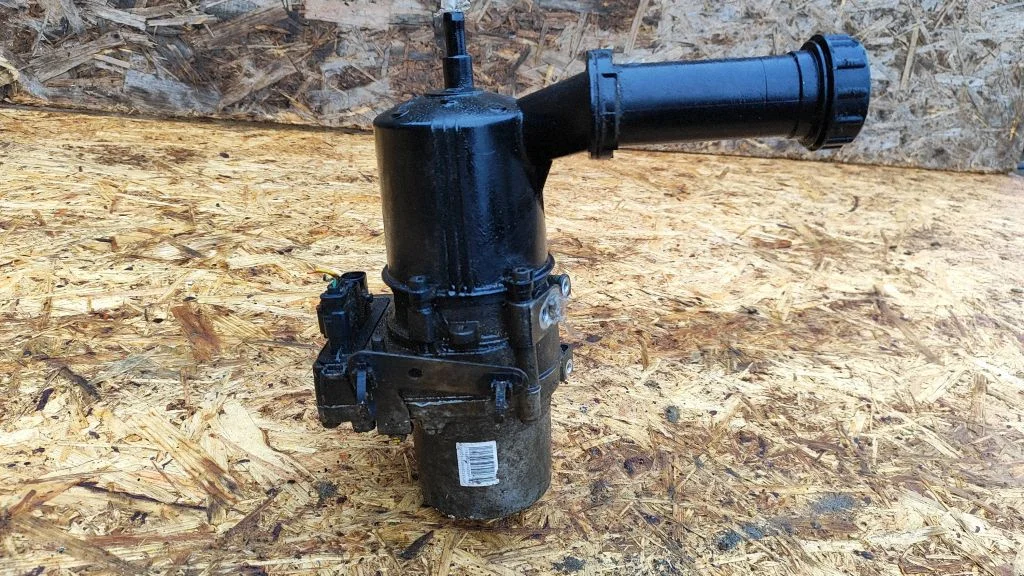 Roolivõimendi pump
