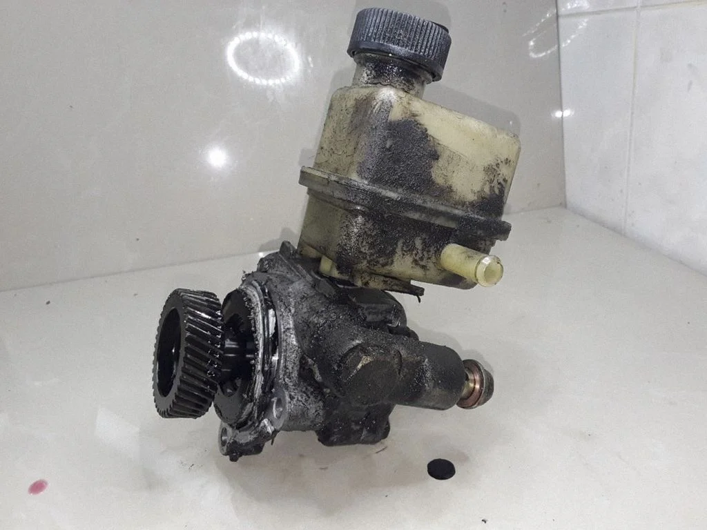 Roolivõimendi pump – Mazda 6 (2002-2008)
