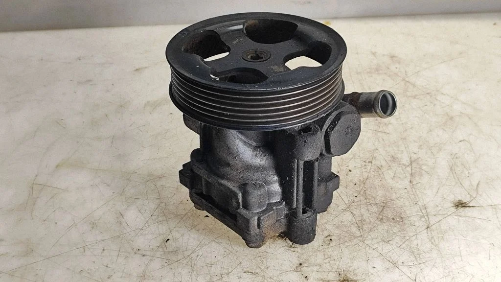 Roolivõimendi pump
