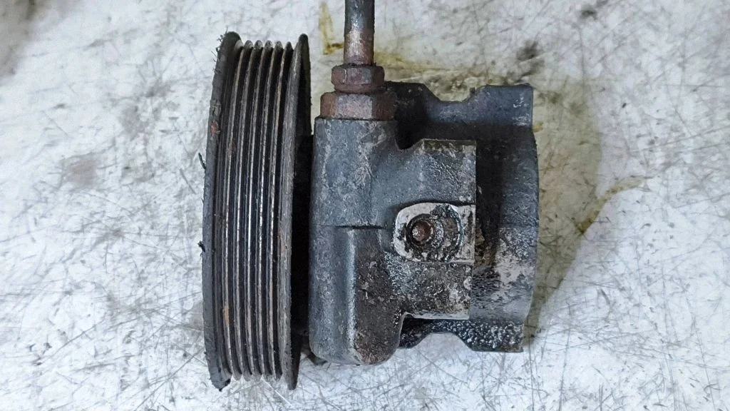 Roolivõimendi pump
