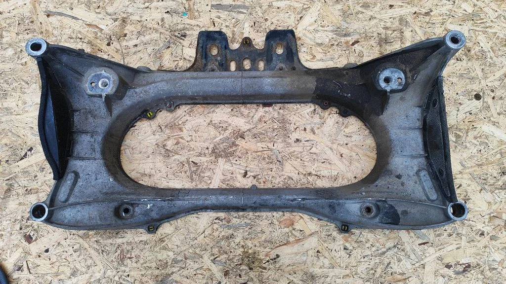 Front subframe – Lexus IS 220D-250-350 (2006-2013)