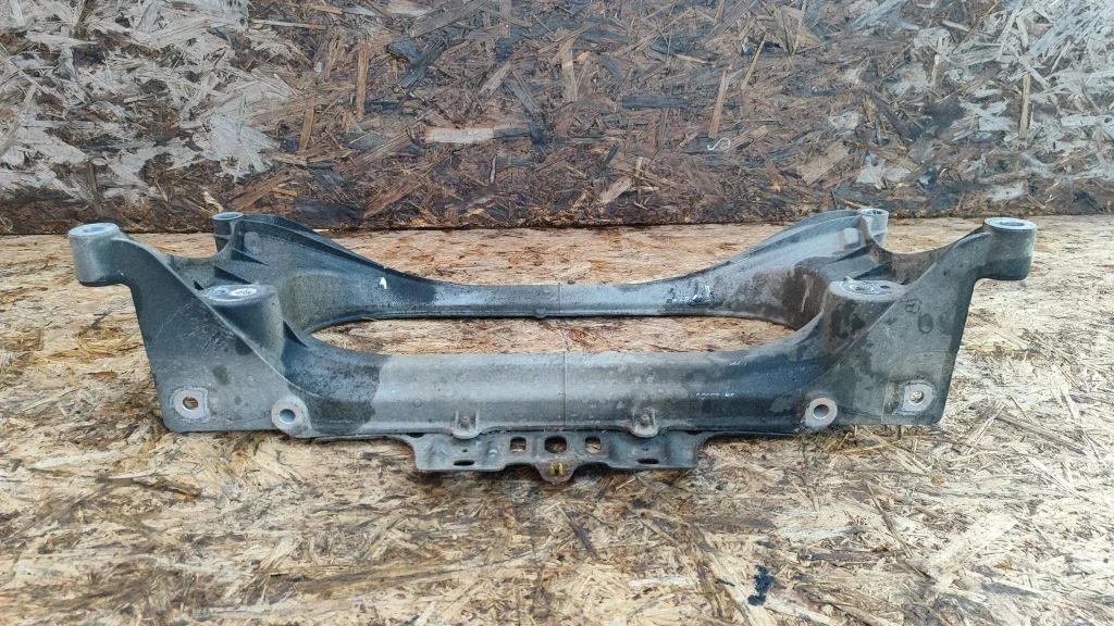 Front subframe – Lexus IS 220D-250-350 (2006-2013)