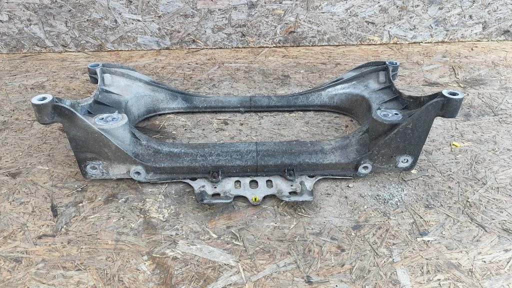 Front subframe – Lexus IS 220D-250-350 (2006-2013)