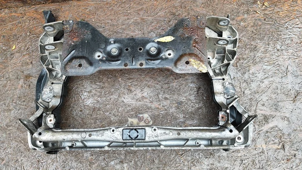 Front subframe – Mercedes-Benz C-Class W203 (2000-2007)