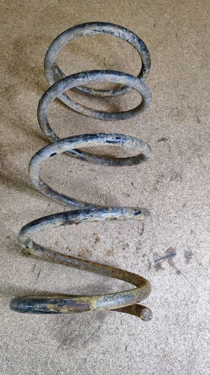 Front coil spring – Mercedes-Benz C-Class W203 (2000-2007)