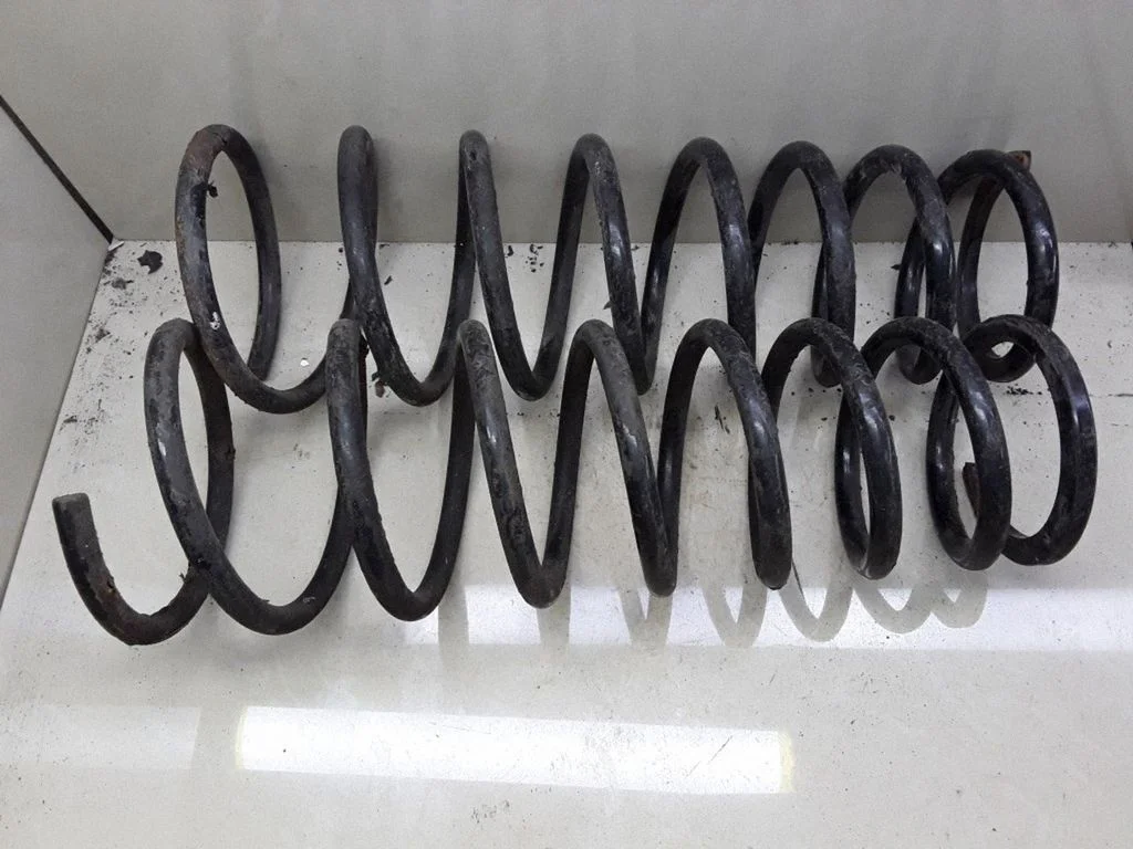 Front coil spring – Toyota Carina T190 (1992-1996)