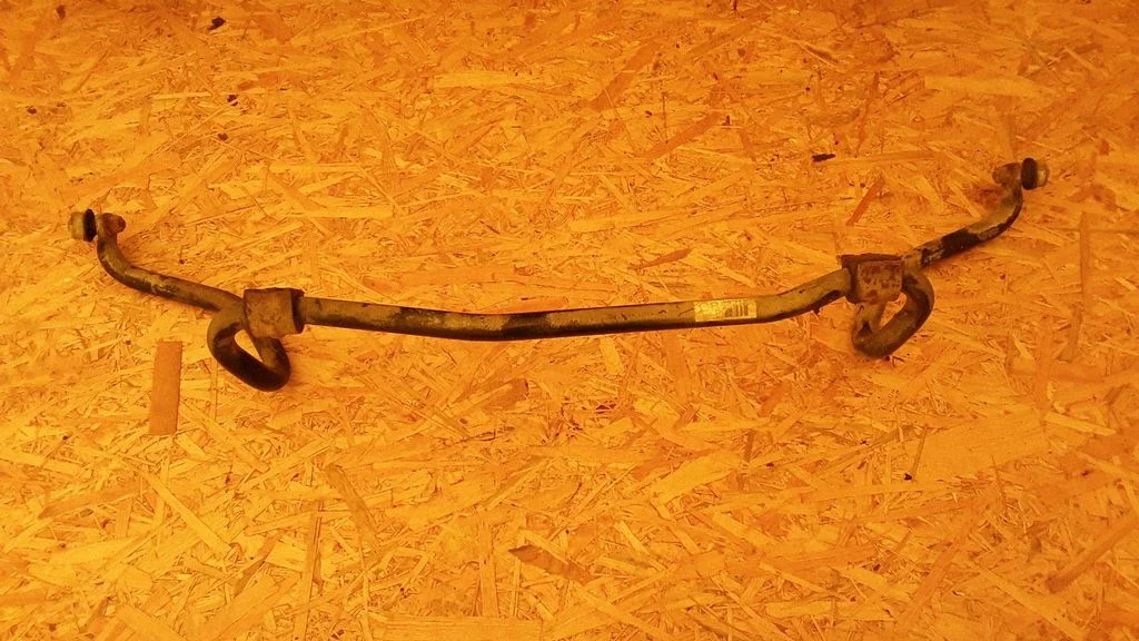 Eesmine stabilisaator (kaldevarras) – Opel Signum (2003-2008)
