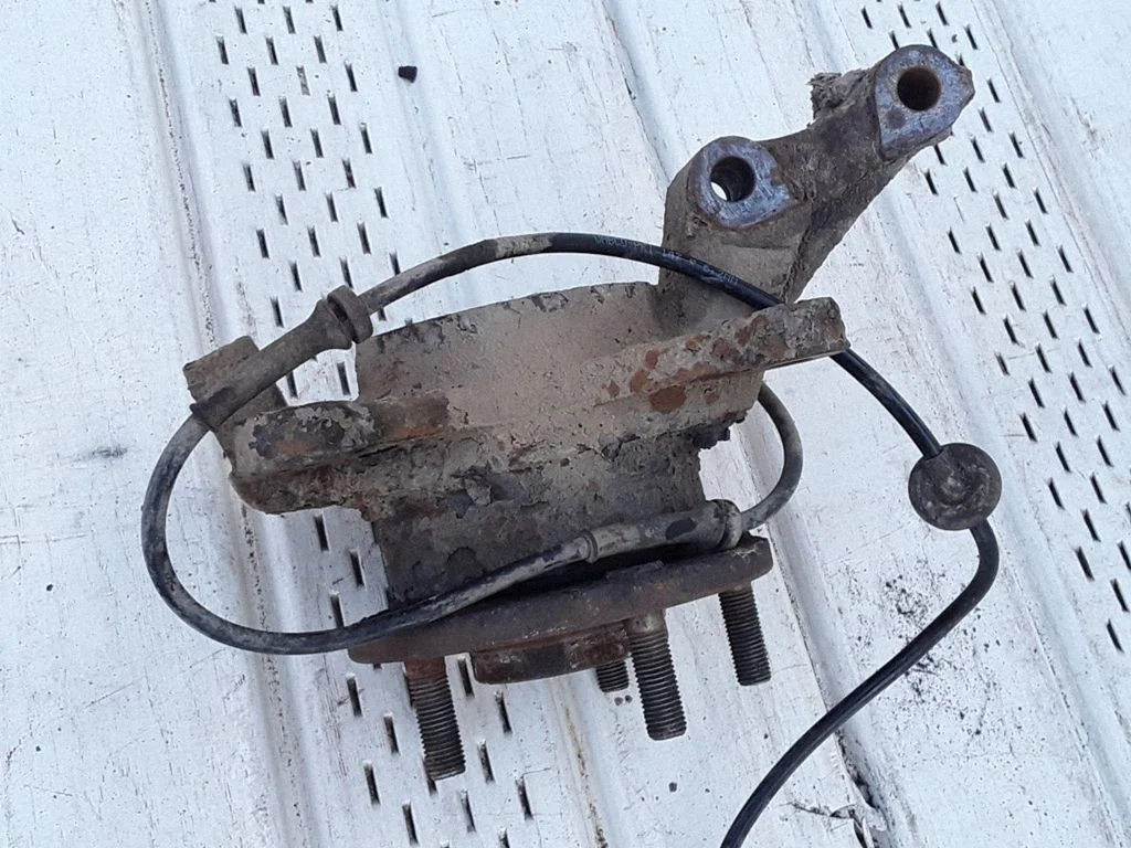 Front wheel hub HRC2887