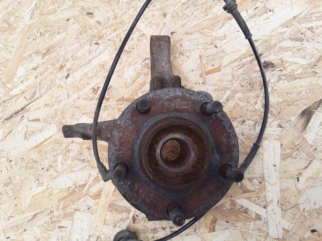 Front wheel hub – Nissan Almera N16 (2000-2010)