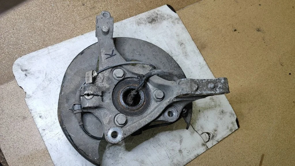 Front wheel hub – Opel Insignia A (2008-2017)