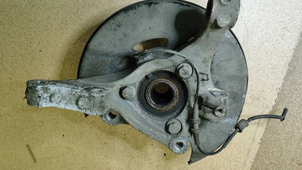 Front wheel hub – Opel Insignia A (2008-2017)