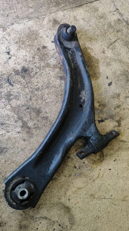 Front lower control arm/wishbone