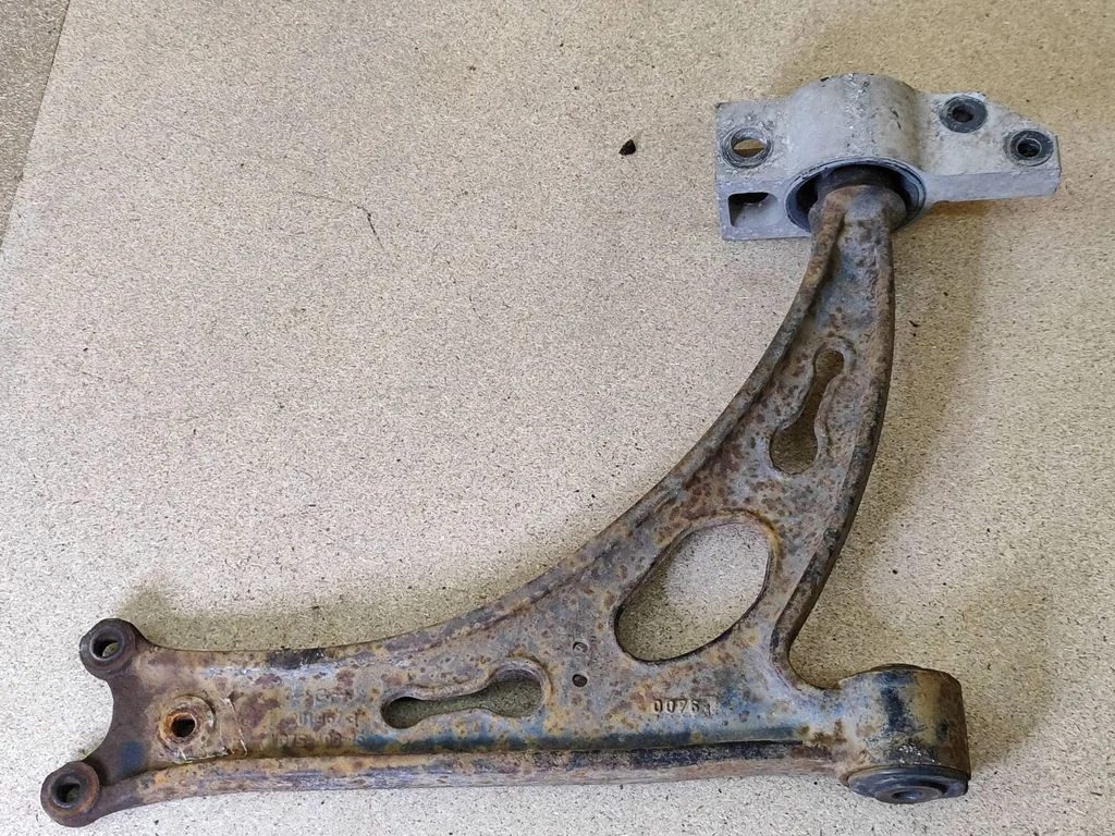 Front lower control arm/wishbone – Volkswagen Touran I (2003-2010)
